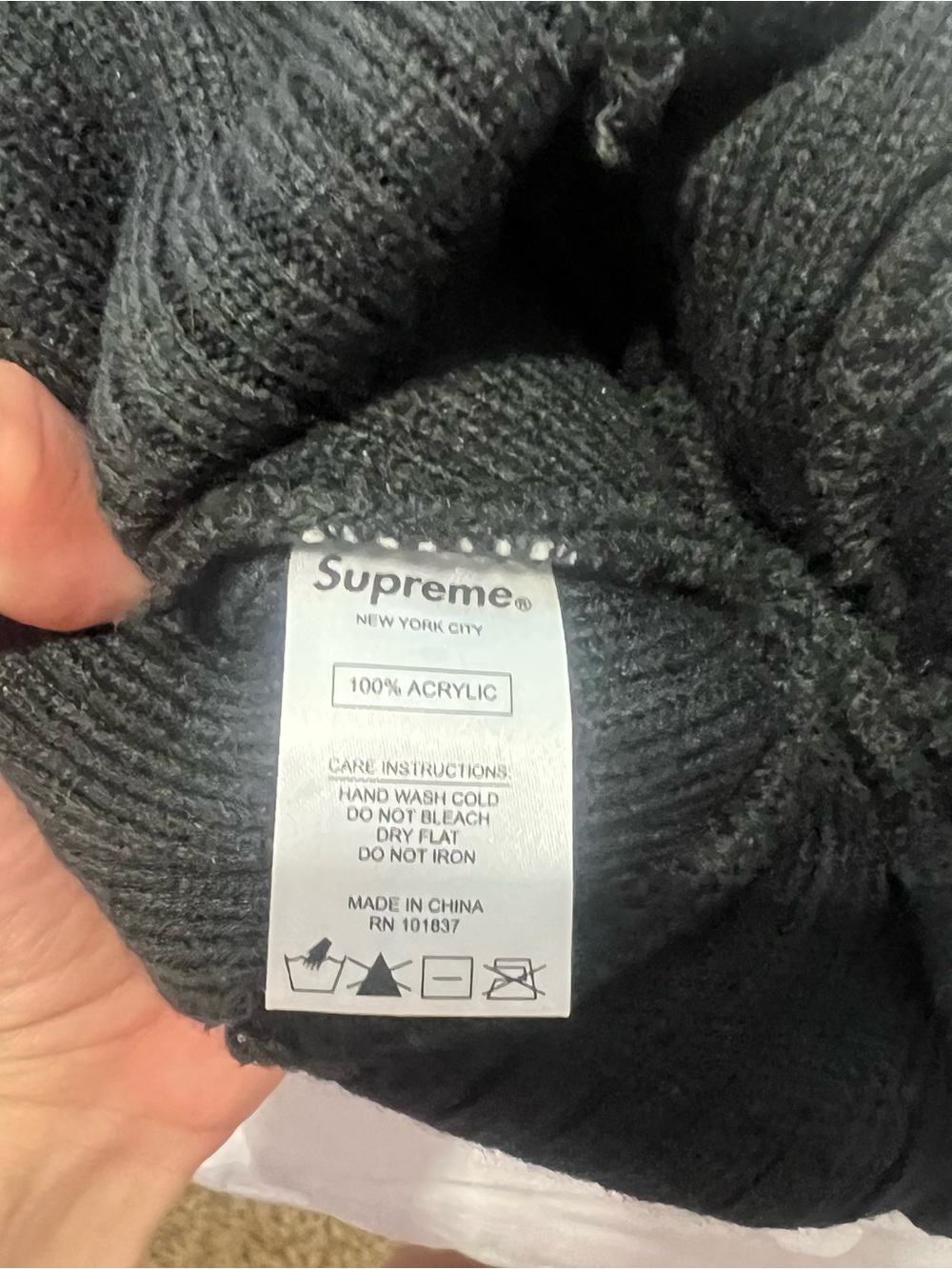 Supreme Black Acrylic Knit Beanie with Red Logo Tag - Picture 3 of 3